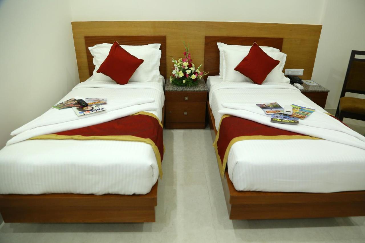 Hotel U.T.Elegance Bangalore Exterior foto