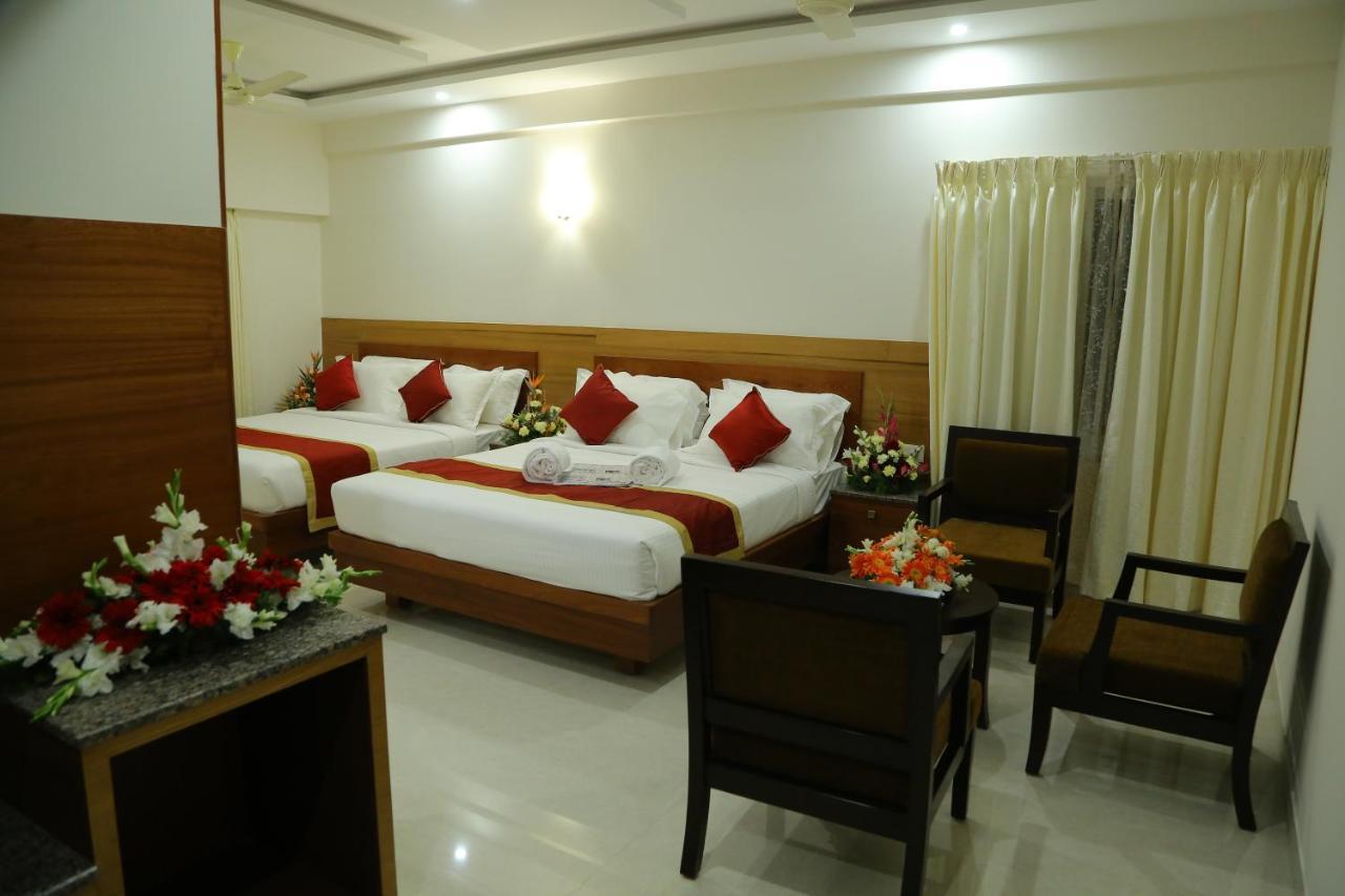 Hotel U.T.Elegance Bangalore Exterior foto