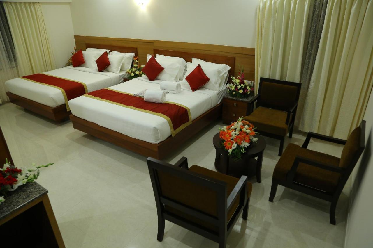Hotel U.T.Elegance Bangalore Exterior foto